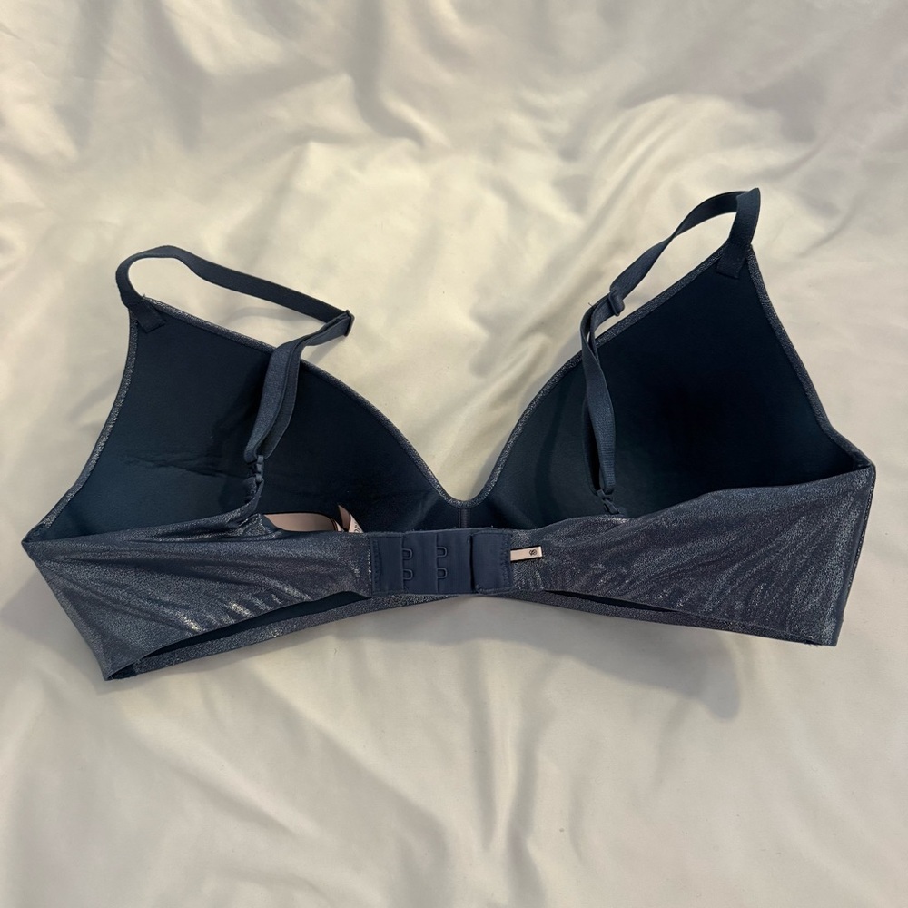 Like New Victoria’s Secret No-wire Blue Metallic Shimmer T-shirt Bra - Picture 2 of 4